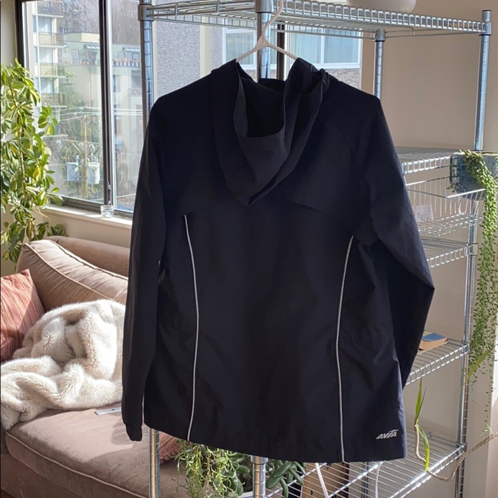Aviva Running Jacket - Picture 2 of 8